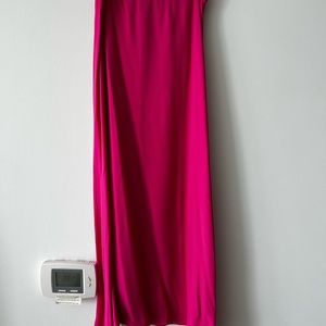 Skirt Wilfred / Aritzia size 4 fuchsia